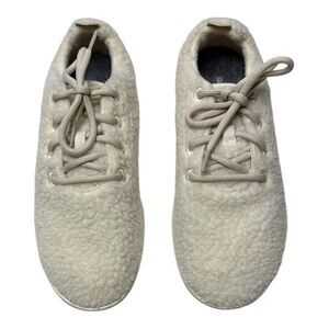 Allbirds Women’s White Wool Runner Fluffs Sneakers. Size 10.